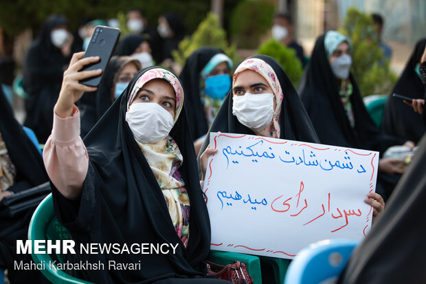 جشن تکلیف سیاسی رأی اولی‌ها در جوار مزار سردار دل‌ها 