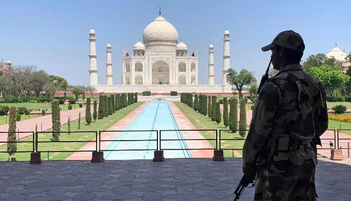 بھارت میں کورونا پابندیوں میں نرمی / تاج محل کو دوبارہ کھلنے کا اعلان