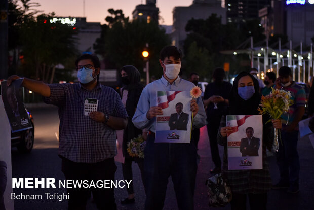 Ending hours of election campaigns in Tehran