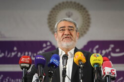 الیکشن ہیڈکوارٹر میں وزیر داخلہ کی پریس کانفرنس