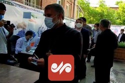 حضور اسقف اعظم و نماینده مسیحیان آشوری ایران پای صندوق رای