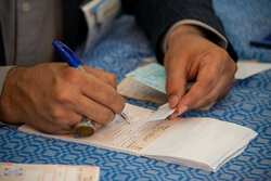 آغاز فرایند رای گیری به صورت آفلاین در برخی از شعب اخذ رای شیراز