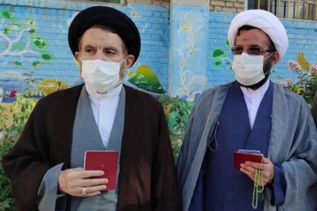 حضور مسئولان پای صندوق رای/توصیه نمایندگان ولی فقیه به مشارکت