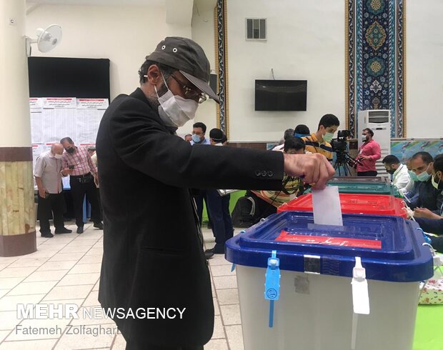۱٤۱۹ بنکەی دەنگدان لە کوردستان دەنگی خەڵک وەردەگرن
۱٤۱۹ بنکەی دەنگدان لە کوردستان دەنگی خەڵک وەردەگرن