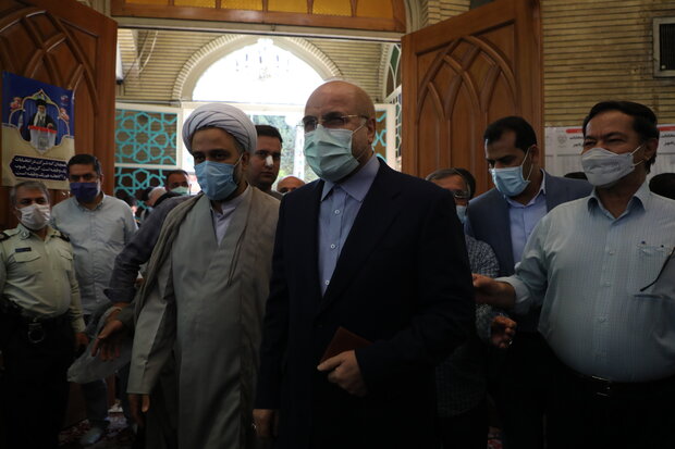 حضور رئیس مجلس شورای اسلامی در انتخابات 1400