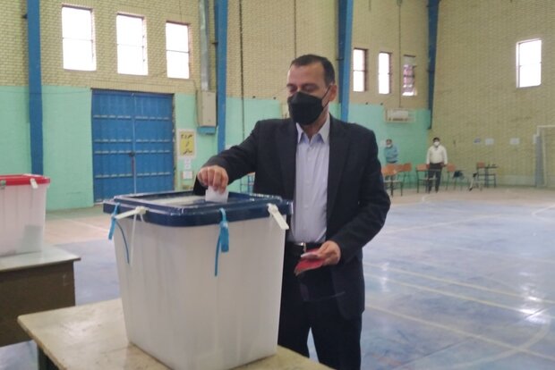 انتخابات در ۹۱ شعبه اخذ رای شهرستان گناوه در حال برگزاری است