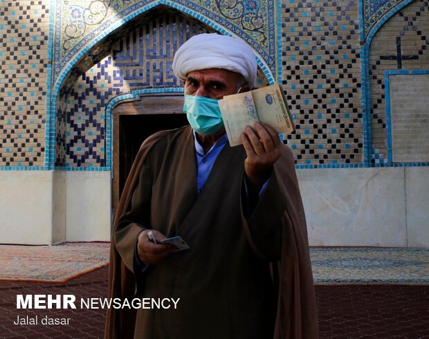 مشارکت چشمگیر مردم سنندج در پای صندوق های رأی