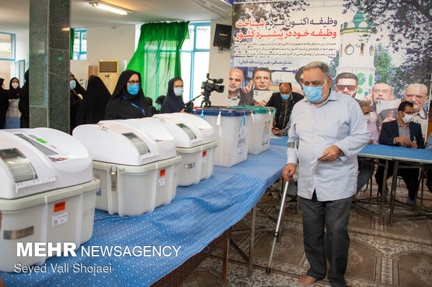 Iranians cast votes in Presidential election