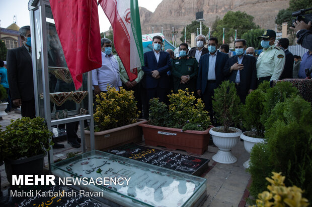 جشن انتخابات در جوار مرد میدان - کرمان