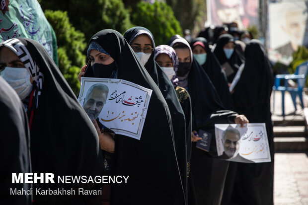 جشن انتخابات در جوار مرد میدان - کرمان