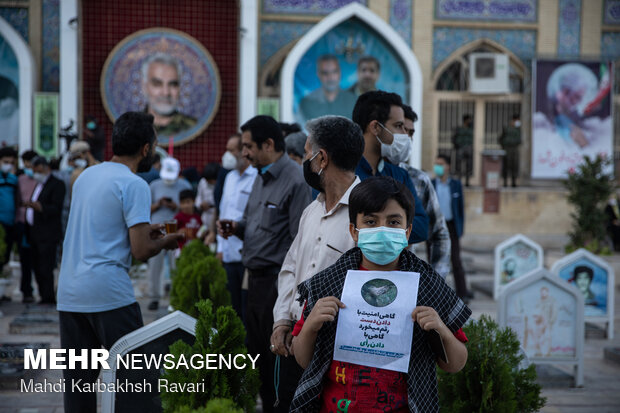 جشن انتخابات در جوار مرد میدان - کرمان