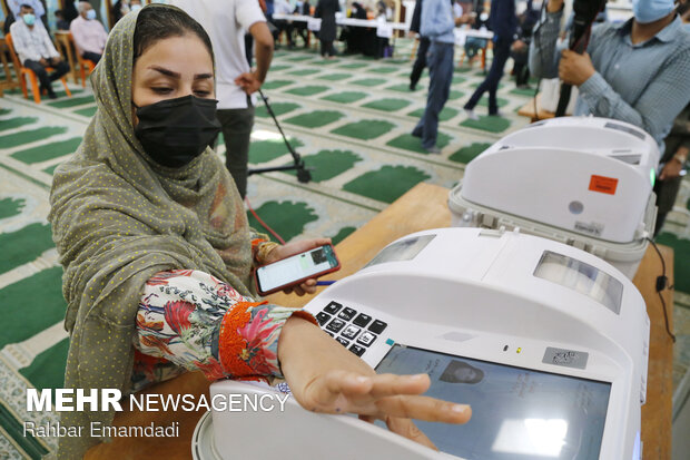 تاکنون ۲۵ درصد از مردم اصفهان در انتخابات ۱۴۰۰ مشارکت داشته‌اند