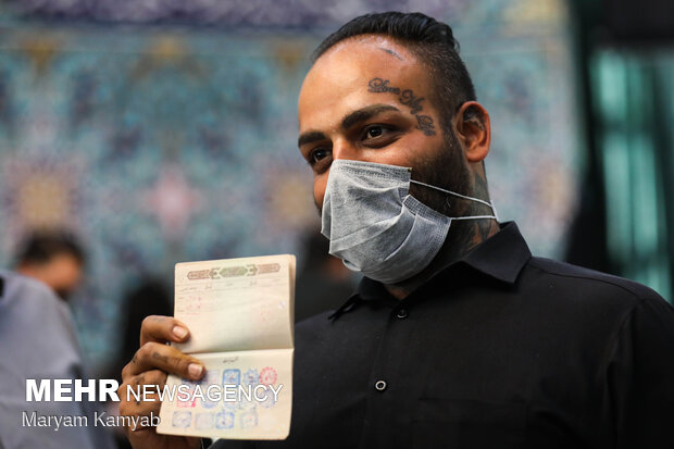 ساعات پایانی رای گیری در حسینیه ارشاد