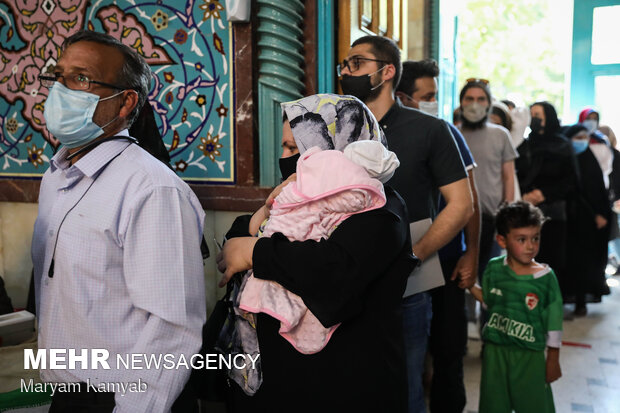 ساعات پایانی رای گیری در حسینیه ارشاد