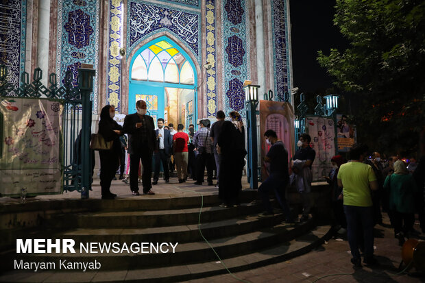 ساعات پایانی رای گیری در حسینیه ارشاد