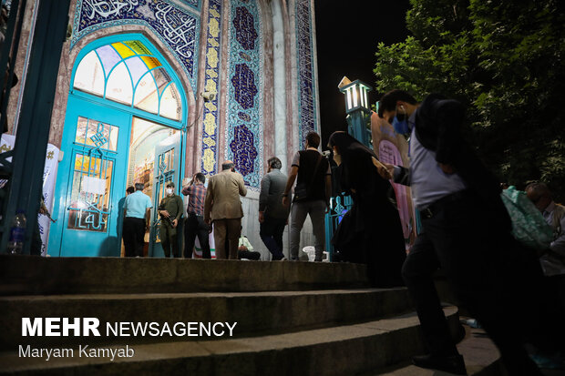 ساعات پایانی رای گیری در حسینیه ارشاد