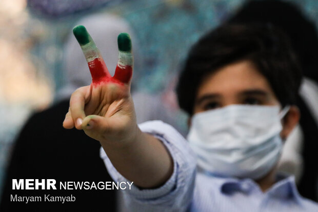 ساعات پایانی رای گیری در حسینیه ارشاد