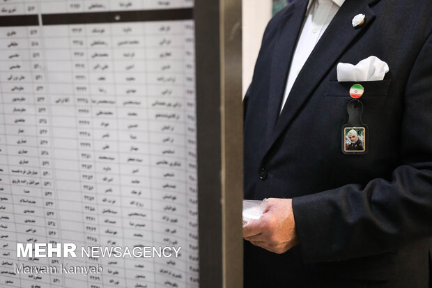 ساعات پایانی رای گیری در حسینیه ارشاد