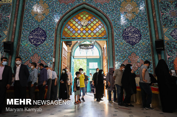 ساعات پایانی رای گیری در حسینیه ارشاد