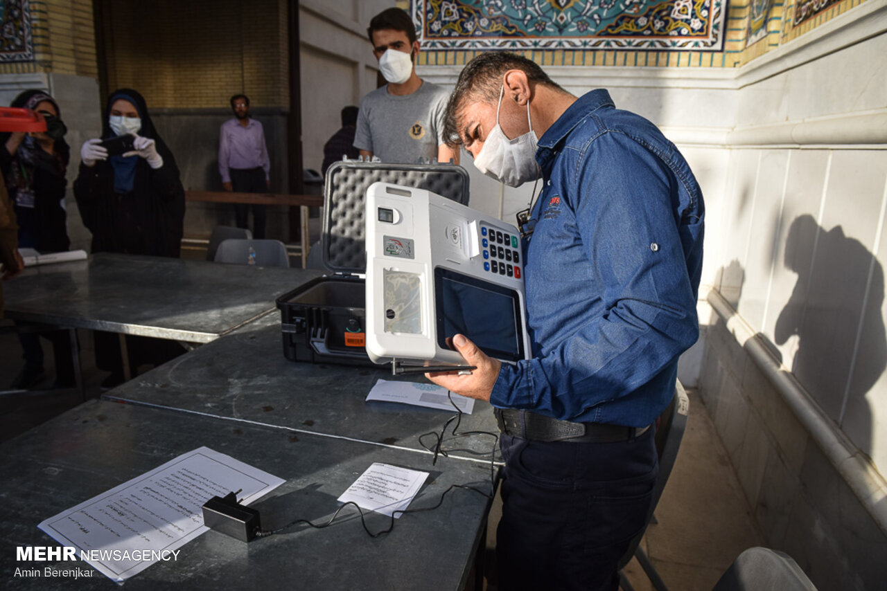 مشکل شعب اخذ رای الکترونیکی شیراز و صدرا برطرف شده است