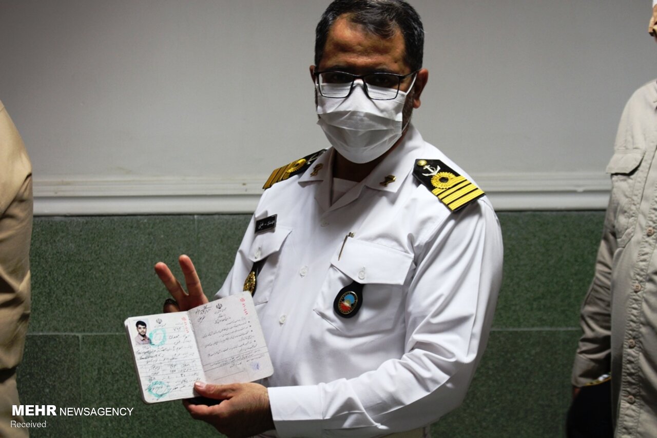 حضور پرشور کارکنان و فرماندهان پایگاه دریایی بوشهر در انتخابات