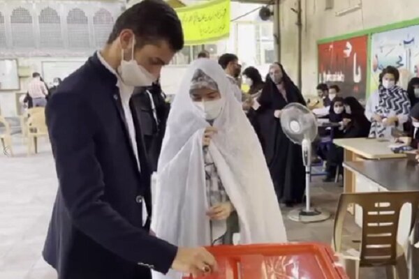 حماسه حضور مردمان دیار میرزا/ عروس و دامادها آمدند