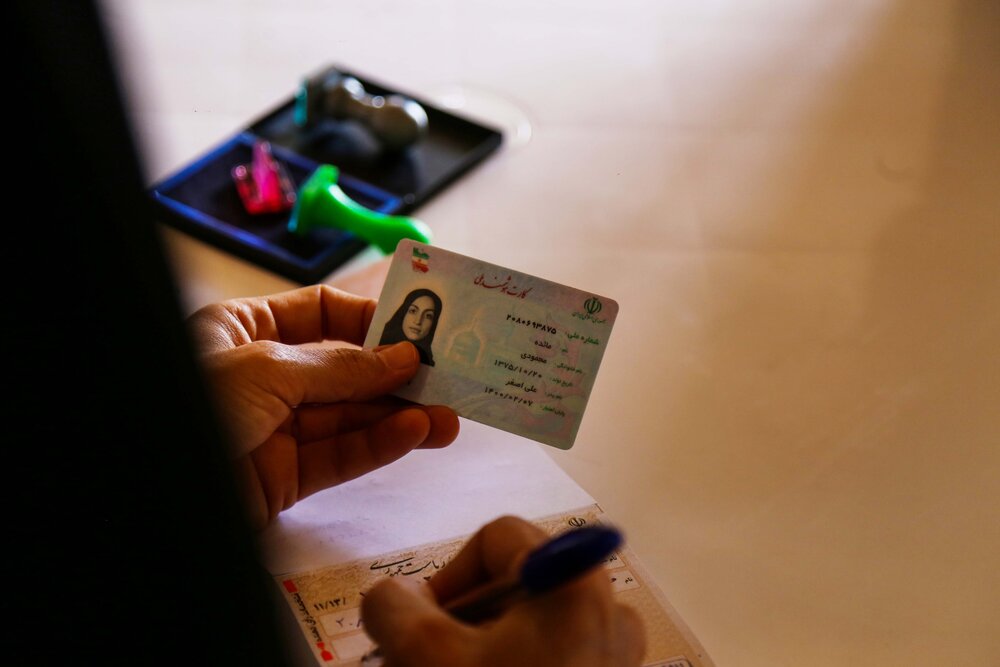 ثبت احوال ودفاترپیشخوان دولت برای تحویل شناسنامه افرادآمادگی دارد