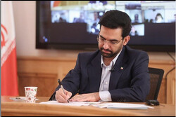 آذری جهرمی به رئیس جمهور منتخب رئیسی تبریک گفت