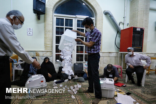 آغاز شمارش آرای انتخاباتی در همدان