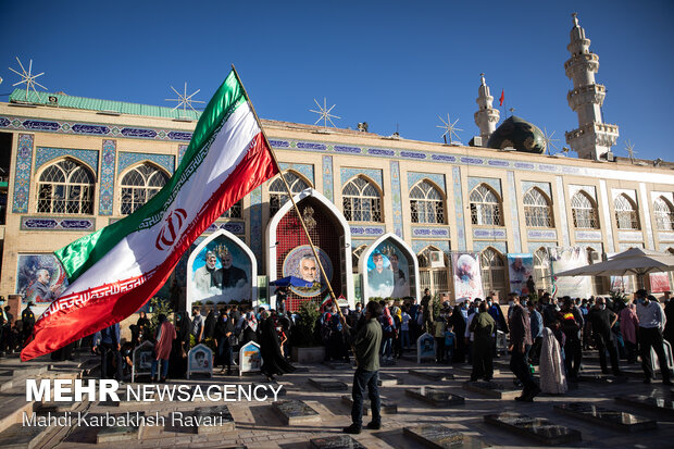 جشن انتخابات در جوار مرد میدان - کرمان