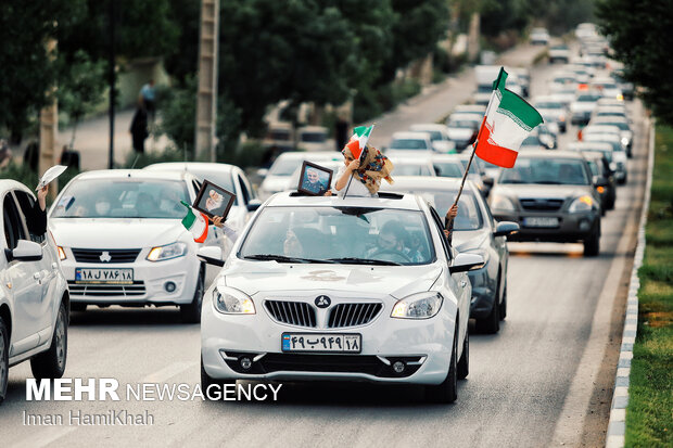 People in Hamedan celebrating victory of Raeisi in election