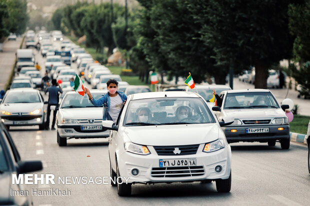 People in Hamedan celebrating victory of Raeisi in election