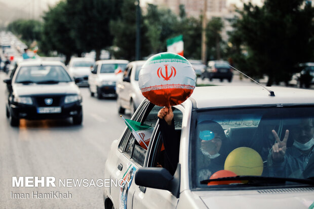 People in Hamedan celebrating victory of Raeisi in election