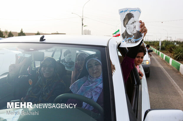 کاروان خودرویی هواداران رئیسی در قم