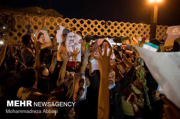 شادی مردم تهران بعد از پیروزی ابراهیم رئیسی در انتخابات 40