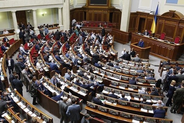 پارلمان اوکراین طرح اعمال وضعیت فوق العاده در کشور را تصویب کرد
