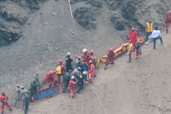 واژگون شدن یک دستگاه اتوبوس در پرو/ ۴۰ تن کشته و زخمی شدند