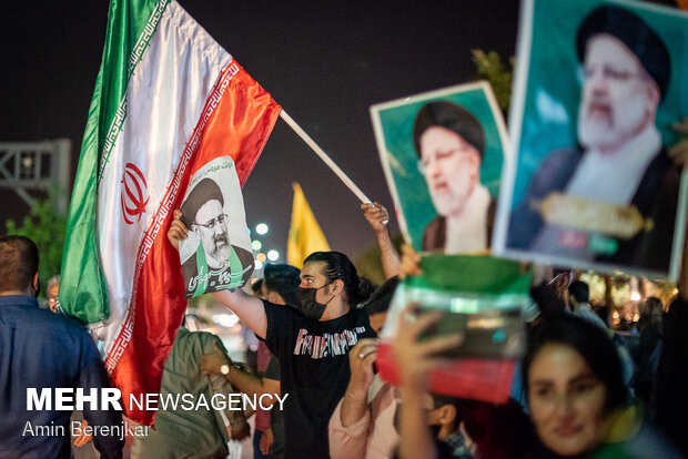 جشن پیروزی هواداران آیت الله سید ابراهیم رئیسی در شیراز