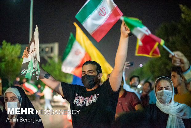 جشن پیروزی هواداران آیت الله سید ابراهیم رئیسی در شیراز