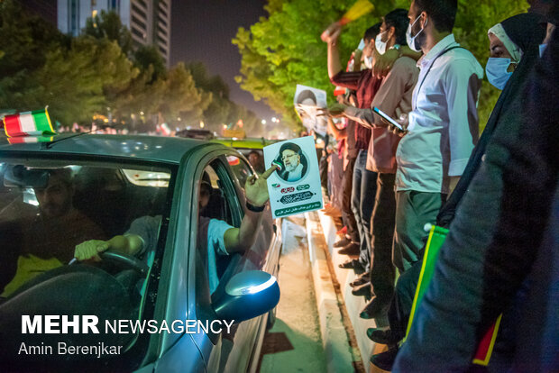 People in Shiraz, Tabriz celebrate Raeisi's victory