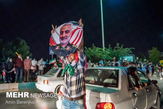 People in Shiraz, Tabriz celebrate Raeisi's victory