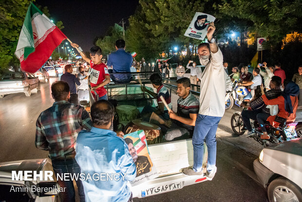 People in Shiraz, Tabriz celebrate Raeisi's victory