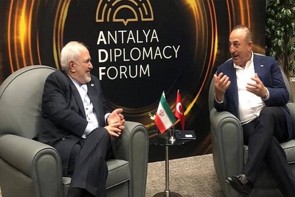 Zarif ile Çavuşoğlu Antalya'da bir araya geldi