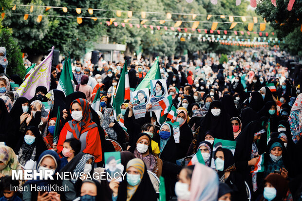 People in Hamedan celeberate Raeisi victory