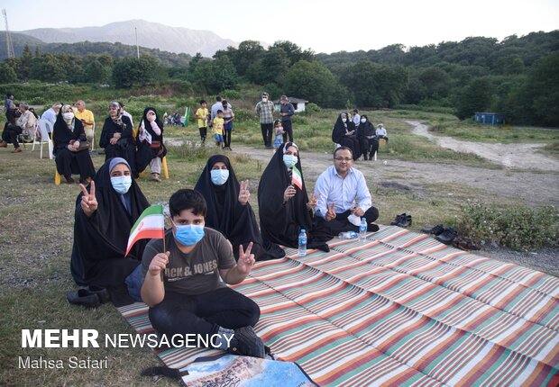 Reisi'nin seçim zaferi kutlanıyor