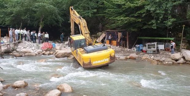 ۱۶۰ هکتار از زایندهرود آزاد شد؛ بازگشایی شریانهای آبی درتنگنای بودجه
