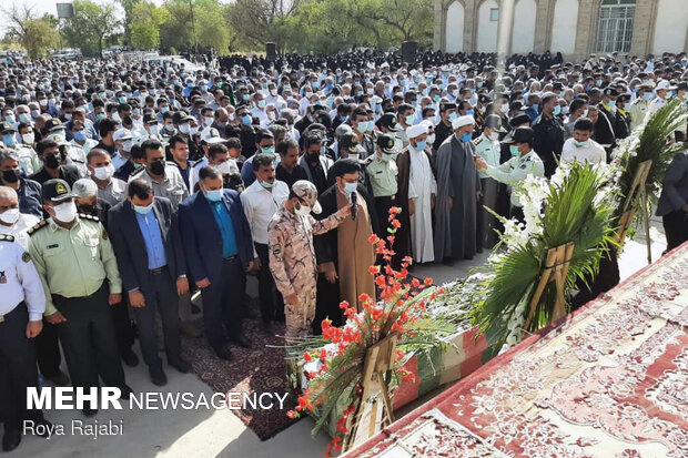 تشییع و خاکسپاری شهید حادثه سقوط بالگرد در دزفول