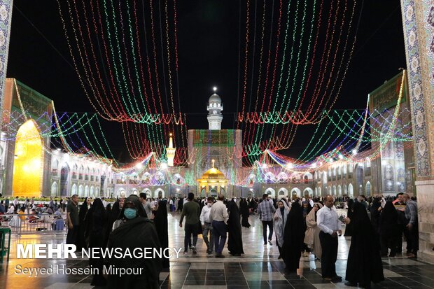 آئین نواختن نقاره شادی در حرم مطهر رضوی