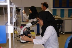 فعالیت ۴۰۰ آزمایشگاه تشخیص کووید ۱۹ در کشور/ چالش های آزمایشگاه ها در پاندمی کرونا