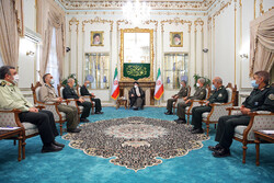 رئيس الاركان العامة الايرانية يلتقي الرئيس المنتخب